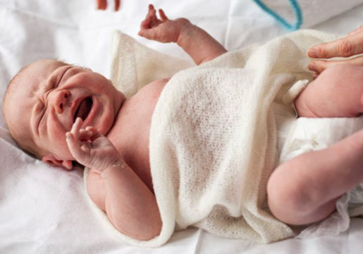 Tout savoir sur les coliques du nourrisson  Comment les détecter et les  soulager - La Fourche